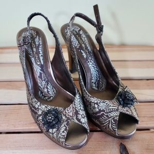 Bandolino Heels Women Sz 6 Slingback Metallic Tapestry Platform Flower Leaf